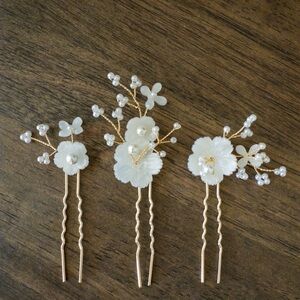 Gold Floral Hair Pins with Pearls